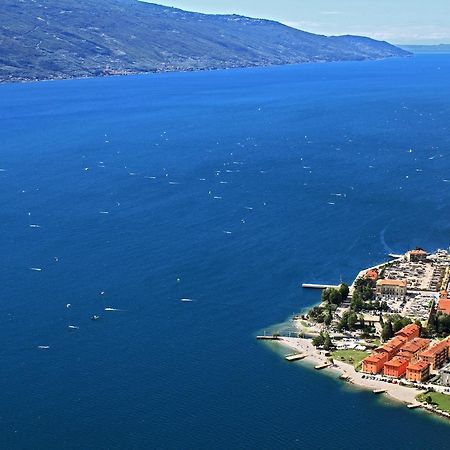 Campione Giulia Exclusive Lakefront Apartment By Gardadomusmea Campione del Garda Exteriér fotografie